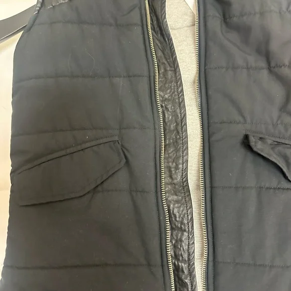 🖤 City Chic: Monrow Flatiron Puffer Vest w/ Faux Leather Trim – NWT Size S 🖤 - Picture 11 of 11